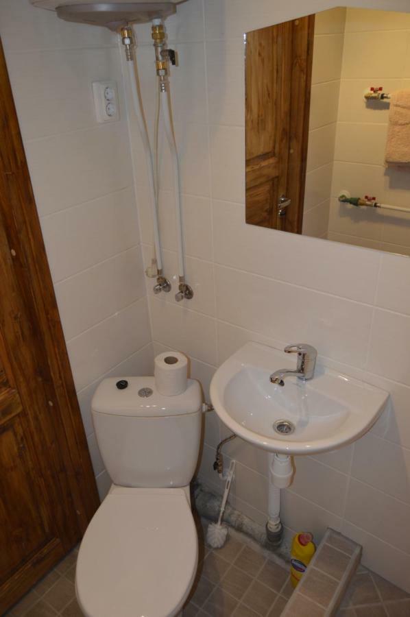 Riia 10, 2-Bedroom Apartment - 2 Big Beds 1 Extra Bed-Parking Free Tartu Dış mekan fotoğraf